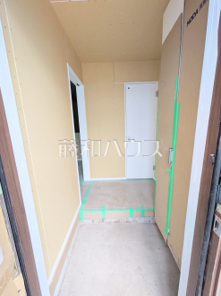 B号棟 玄関(施工中) 【調布市富士見町3丁目】/撮影日2026/08/21