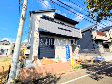 ≪接道状況≫順調に工事が進んでいます。実際の街並みの様子が段々見えて参りました。ぜひ実際に現地をご見学下さいませ。【府中市押立町５丁目】／撮影日2026/08/21