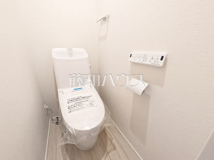 温水洗浄機能付きトイレで清潔にご使用いただけます。 　【朝霞市三原３丁目】／撮影日2026/10/08