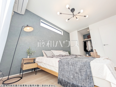 ◆モデルハウス　居室◆
木目が美しいウッディなフローリングの居室は、穏やかで心安らぐ空間となるでしょう。／撮影日2026/08/01