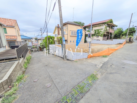 接道状況および現場風景　【東久留米市浅間町３丁目】／撮影日2026/08/27