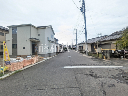 接道状況および現場風景　【春日井市坂下町３丁目】／撮影日2026/09/10