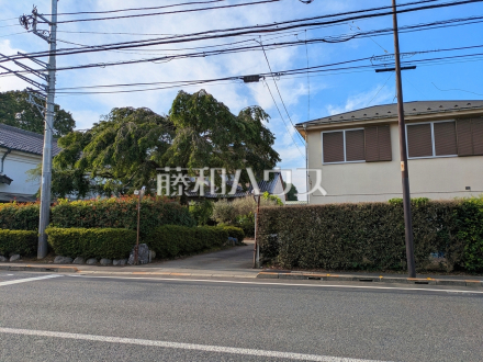 接道状況および現場風景(現況：古屋有)　【小平市小川町１丁目】／撮影日2026/07/11