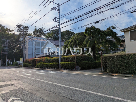 接道状況および現場風景(現況：古屋有)　【小平市小川町１丁目】／撮影日2026/07/11