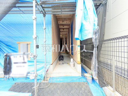 8号棟　玄関　【日野市三沢】／撮影日2026/08/27