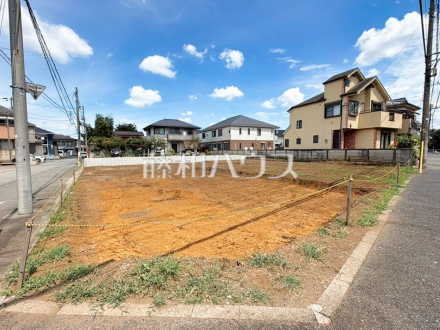 現場風景【東久留米市下里３丁目】 見学はしたいけど、なかなか時間が取れない・・・そんな方に出勤前や仕事終わりにマイホームを見学できるサポートをいたします。 ／撮影日2026/08/09