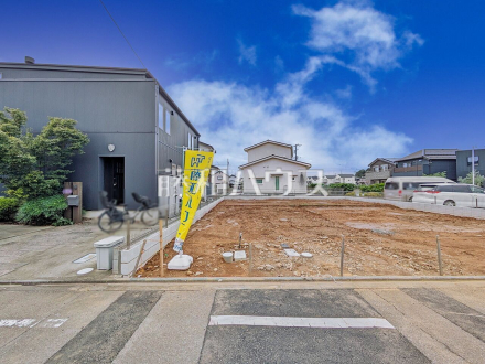 A号地　現地写真　【日野市西平山１丁目】道路から奥まった住まいは、車や人通りも気にならずプライバシーの確保された住空間を保つことができます。／撮影日2026/10/02