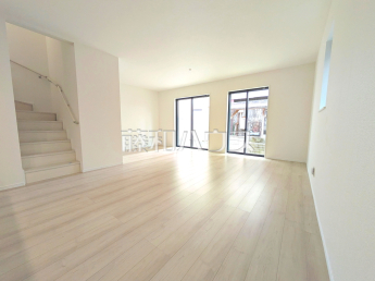 北名古屋市熊之庄山の前　全1棟　新築分譲住宅物件画像