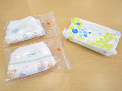 オムツとおしりふきをご用意しております。お気軽にお声がけくださいませ！