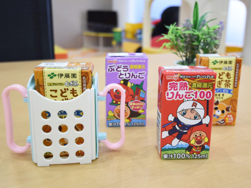 お子さま用のお飲み物をご用意しております。お気軽にお声がけくださいませ！