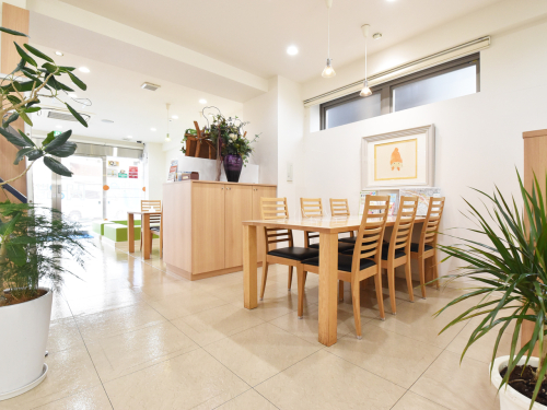 店内にキッズスペースがございますので、お子さま連れでも安心してご来店いただけます！