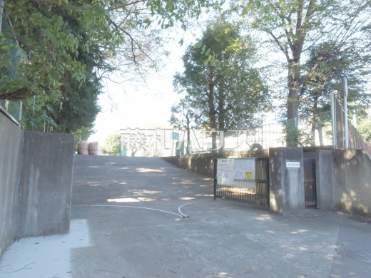 三鷹市立大沢台小学校