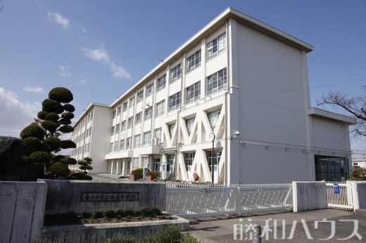 春日井市立味美中学校