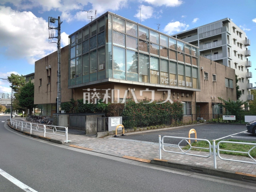 ひばりが丘図書館