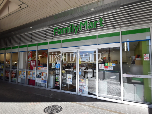 ファミリーマート エミオ保谷店