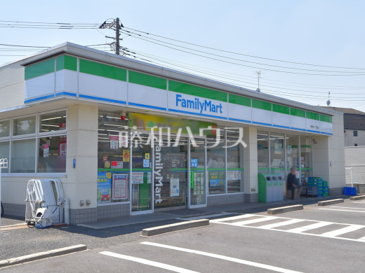 ファミリーマート 小浦駒井町一丁目店