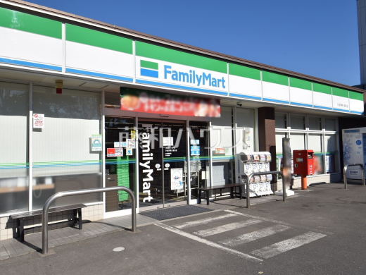 ファミリーマート 小金井東八通り店
