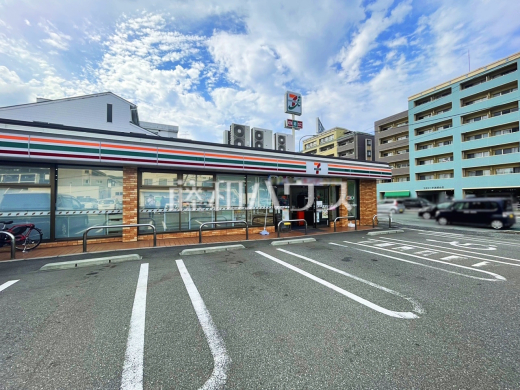 セブン-イレブン 九産大前店