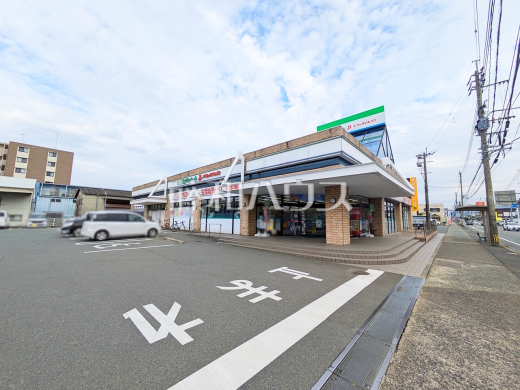 ファミリーマート ドラッグイレブン志免店