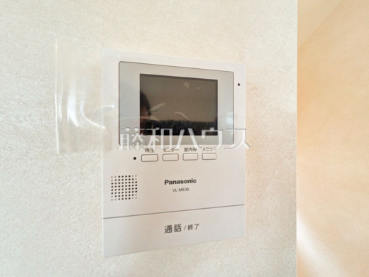 TVモニター付きインターホン 　 TVモニター付きインターホンのため訪問者がひと目で分かります 