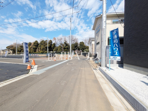 接道状況および現場風景　 周辺環境はもちろん、日当たりや設備仕様など、実際に行ってみないと分からないことも多くございます。ご案内いたしますので、お気軽にお問い合わせください。【富士見市大字水子】