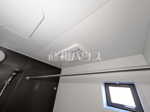 浴室換気乾燥機　【立川市幸町６丁目】　浴室換気乾燥機を使用すると浴室がジメジメしないので、お掃除が楽になるというメリットもございます！