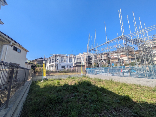 2号地 現地写真 【日野市西平山5丁目】周囲に高い建物のないエリアのため、空が大きく感じます。