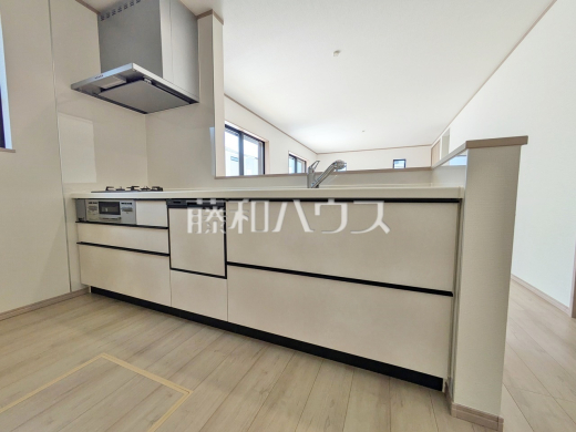 C号棟　キッチン　【春日井市味美白山町１丁目】