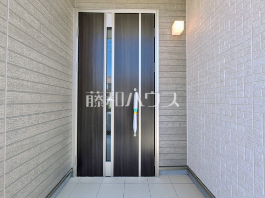 C号棟　玄関　【春日井市味美白山町１丁目】