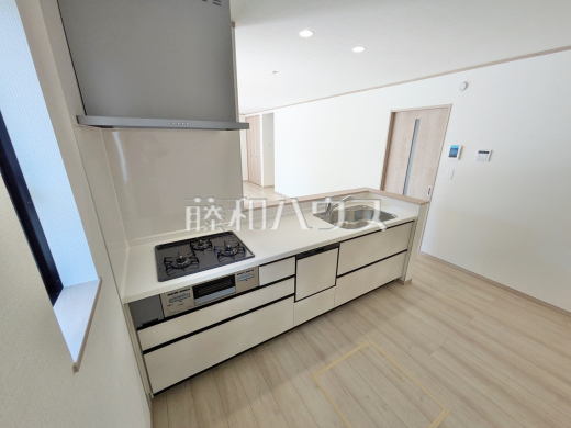 C号棟　キッチン　【春日井市味美白山町１丁目】