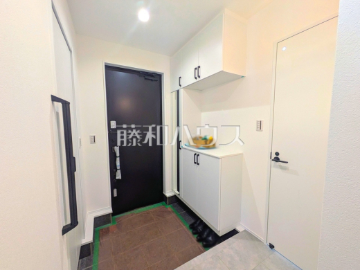 モデルハウス写真　玄関【武蔵村山市大南１丁目】