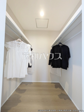 モデルハウス写真　ウォークインクローゼット【武蔵村山市大南１丁目】