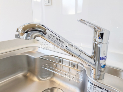 浄水器一体型水栓　【日野市東豊田３丁目】　 いつでもおいしいお水が飲める浄水器一体型水栓も完備 
