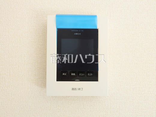 2号棟　防犯に役立つTVモニター付インターフォン　訪問者がわかるTVモニター付インターホンは、お子様のお留守番にも活躍するかも？！