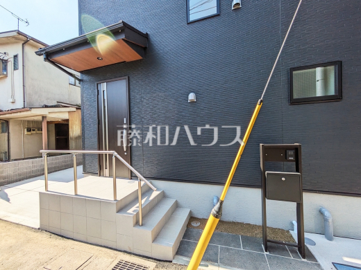 2号棟　玄関　【調布市深大寺北町６丁目】