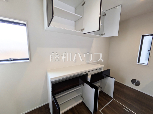 3号棟　食器棚　【三鷹市北野３丁目】