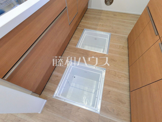 8号棟　床下収納　【三鷹市北野３丁目】