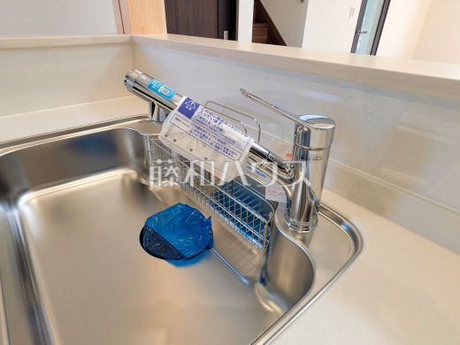 9号棟　浄水器一体型水栓　【三鷹市北野３丁目】　いつでもおいしいお水が飲める浄水器一体型水栓も完備 
