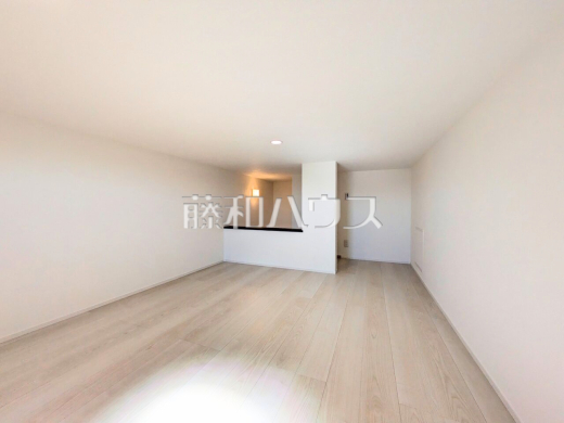 14号棟　小屋裏収納　【三鷹市北野３丁目】