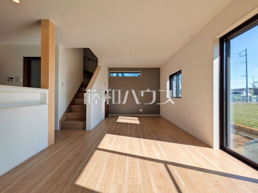 16号棟　リビング　【三鷹市北野３丁目】