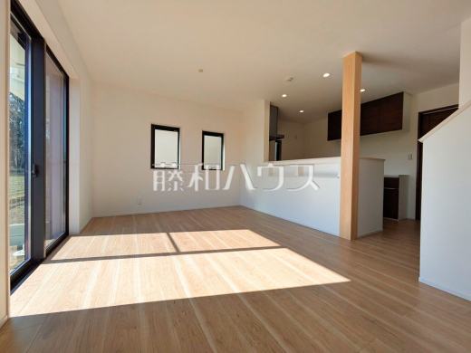 16号棟　リビング　【三鷹市北野３丁目】