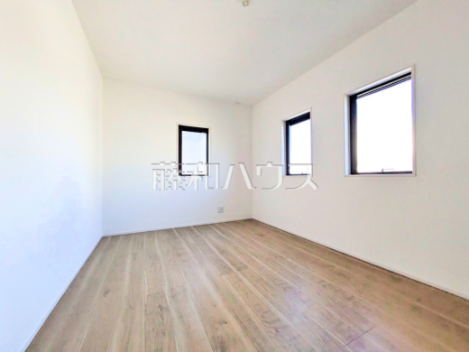 16号棟　居室　【三鷹市北野３丁目】