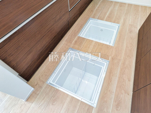 16号棟　床下収納　【三鷹市北野３丁目】