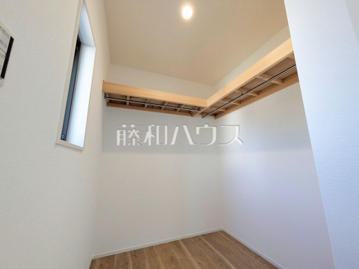 16号棟　ウォークインクローゼット　【三鷹市北野３丁目】