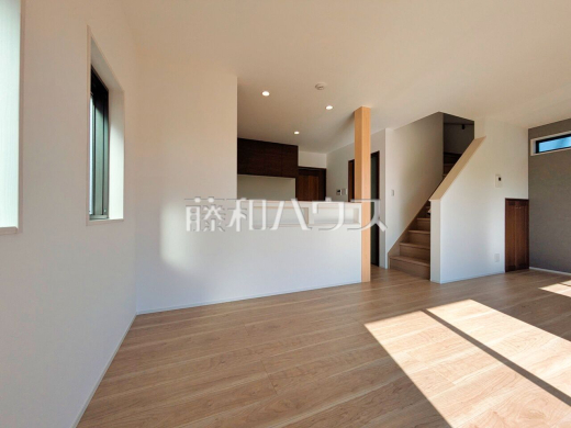 16号棟　リビング　【三鷹市北野３丁目】