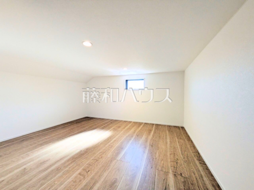 16号棟　小屋裏収納　【三鷹市北野３丁目】
