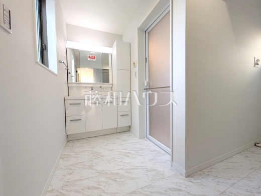 A号棟　洗面室　【練馬区大泉町２丁目】