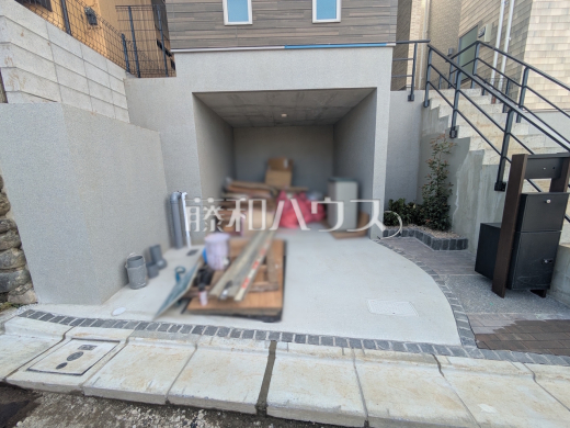 A号棟　カースペース　【練馬区大泉町２丁目】