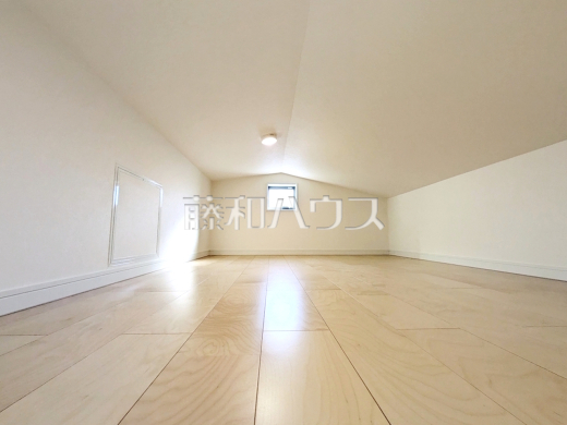 A号棟　小屋裏収納庫　【練馬区大泉町２丁目】