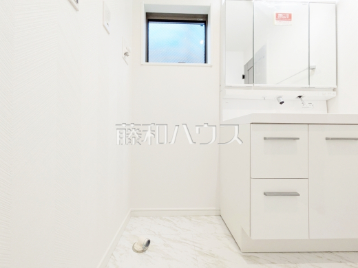 C号棟　洗濯機置き場　【練馬区大泉町２丁目】